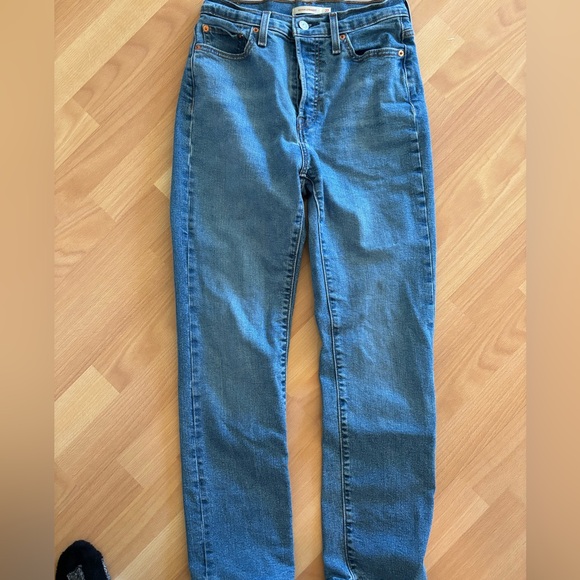 Levi’s high rise Wedgie Straight Jeans with button fly 💗 size 27 - Picture 2 of 7